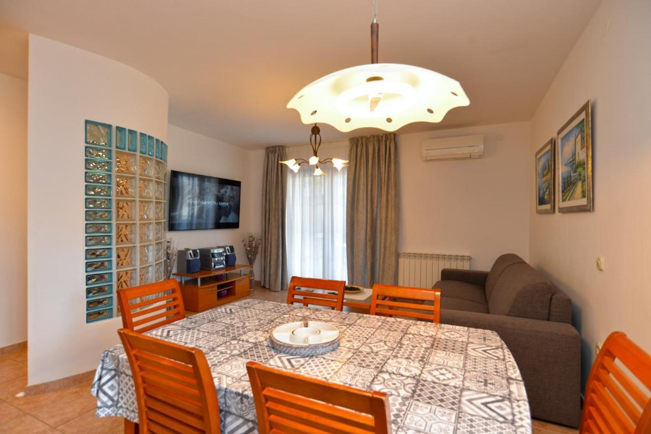 Apartments Elvis 1299 弗尔萨尔 外观 照片